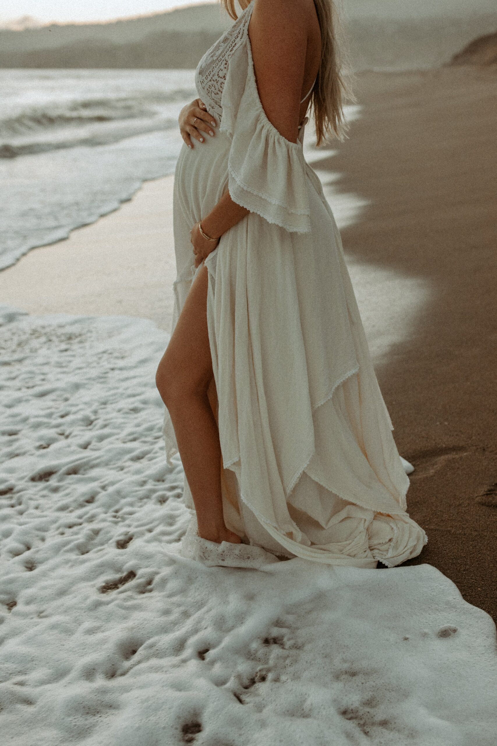 nuture-baby-photography-maternity-beach-session34.jpg
